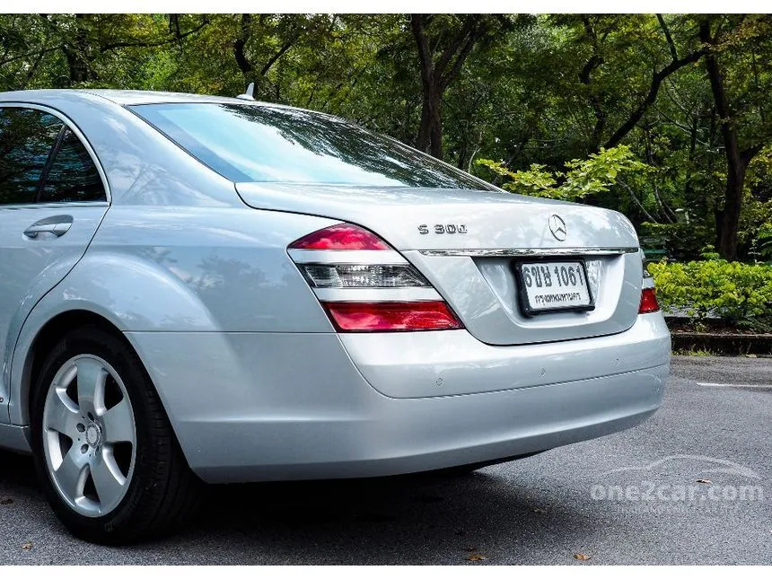 2010 Mercedes-Benz S300 Sedan