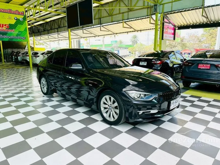 2013 BMW 320i Sedan