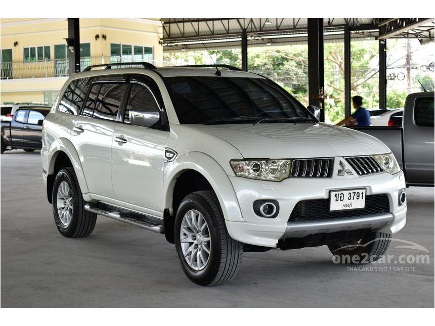 Mitsubishi pajero sport 2011