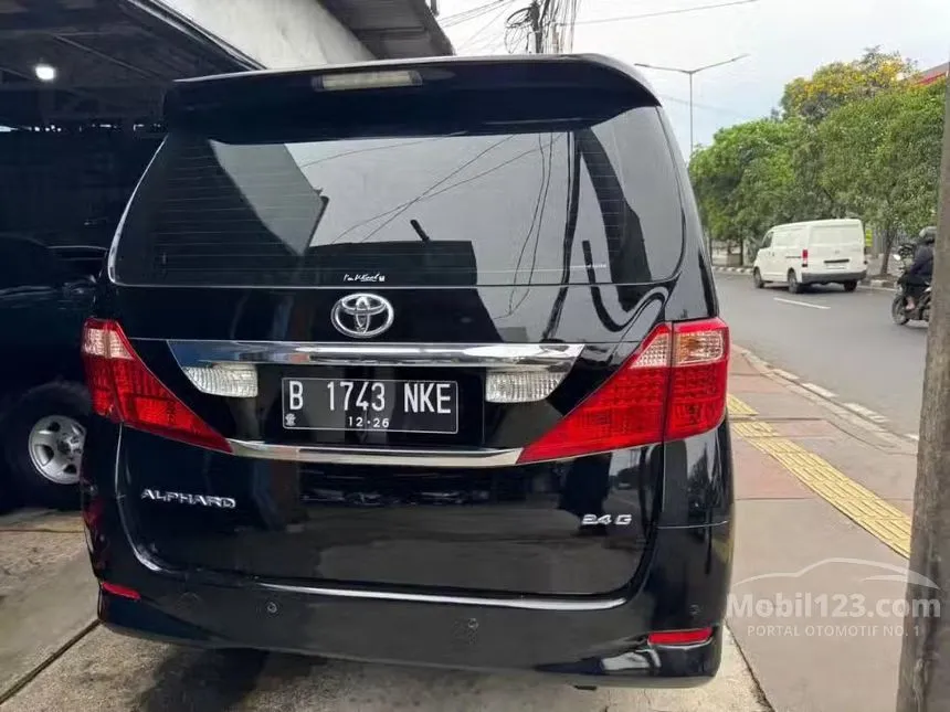 2011 Toyota Alphard G MPV