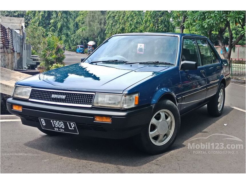 1987 Toyota Corolla Sedan