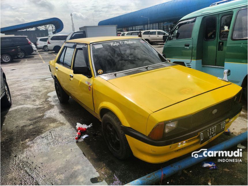  Ford Láser.  Manual  .  en Indonesia (Otros) Manual Sedan Yellow por Rp .  .