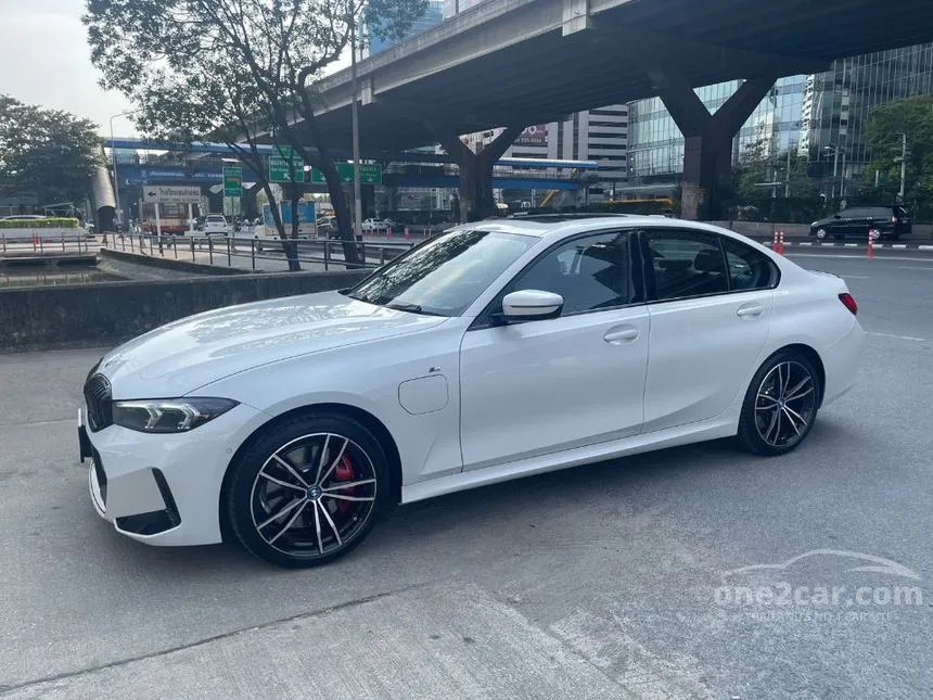 2024 BMW 330e M Sport Sedan