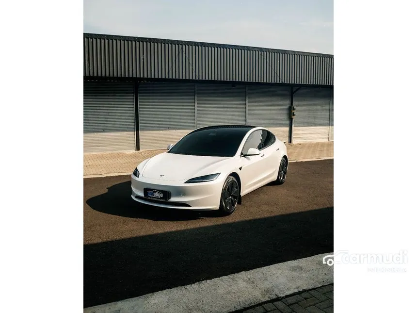 2024 Tesla Model 3 Standard Range Highland Sedan