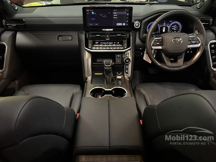 2025 Toyota Land Cruiser 300 VX-R SUV