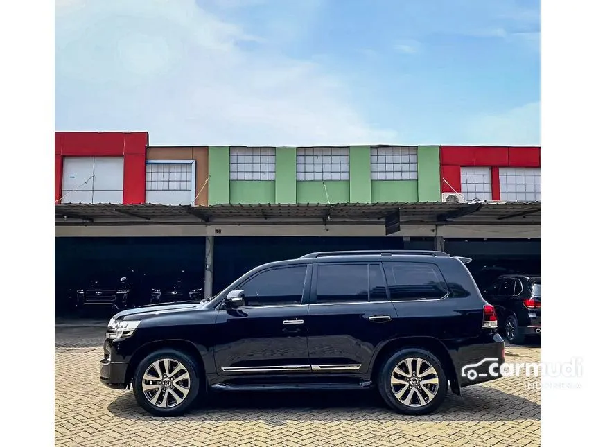 2019 Toyota Land Cruiser 200 VX-R SUV