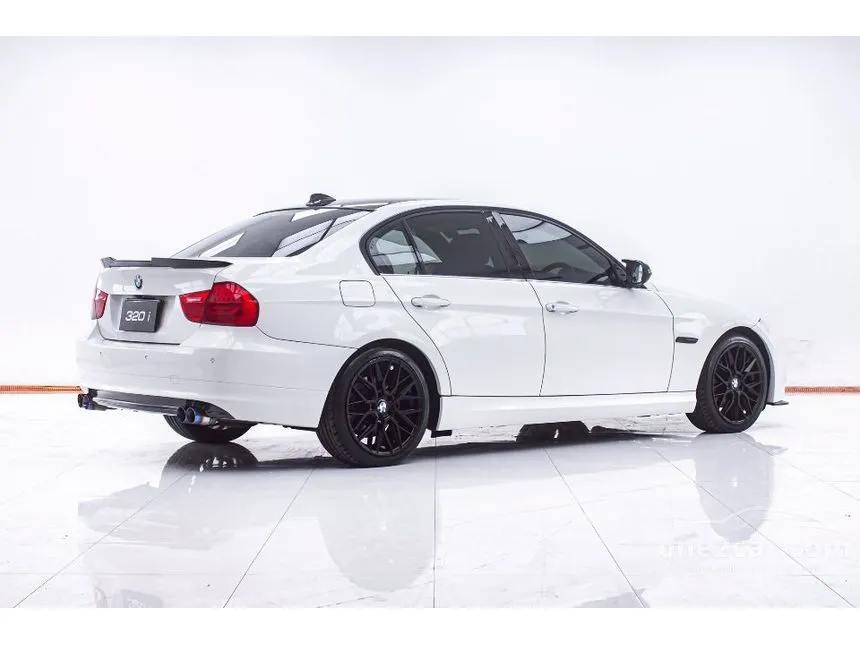 2010 BMW 320i SE Sedan