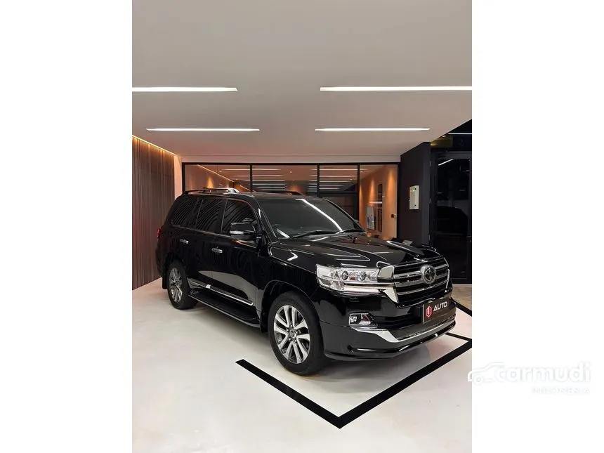 2019 Toyota Land Cruiser 200 VX-R SUV