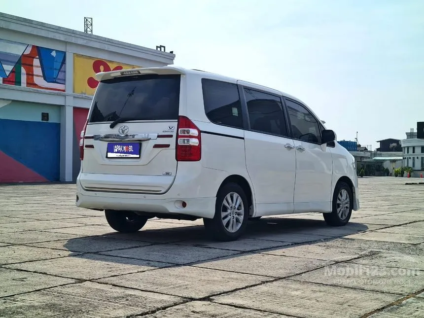 2016 Toyota NAV1 V Limited MPV