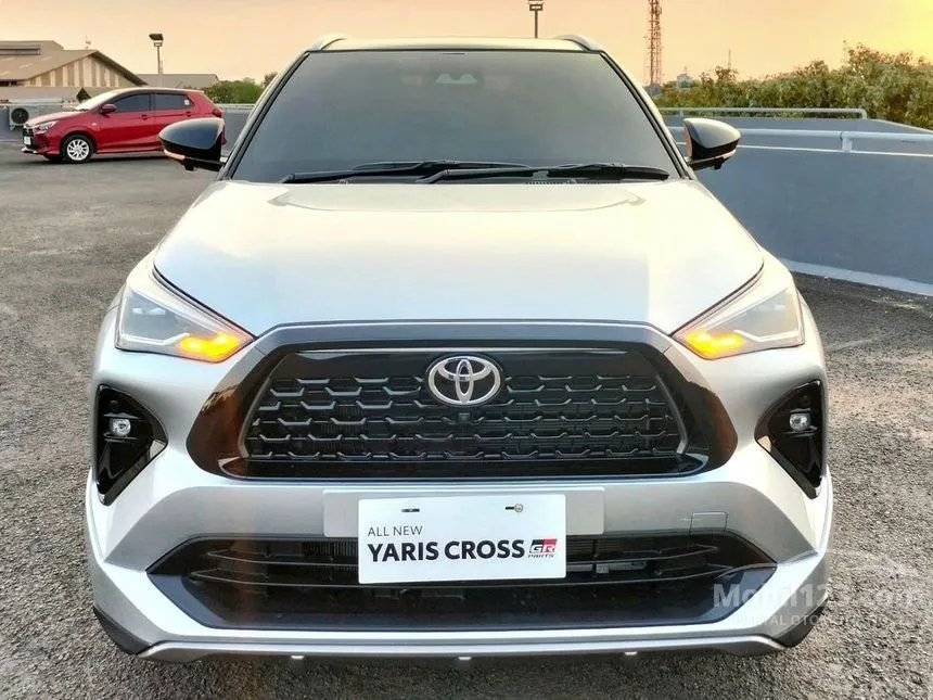Jual Mobil Toyota Yaris Cross 2024 S GR Parts Aero Package HEV 1.5 di Banten Automatic Wagon Silver Rp 329.000.000