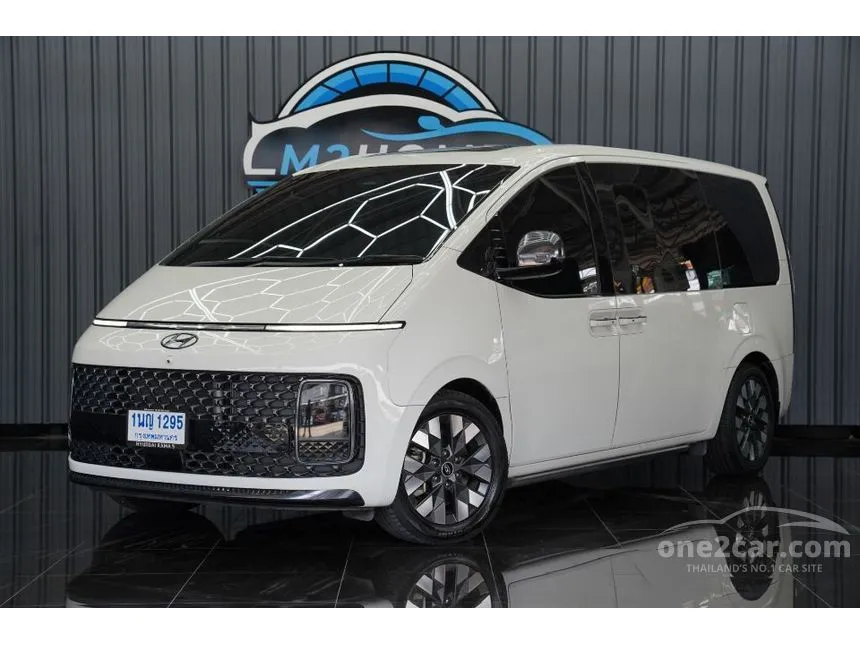 2025 Hyundai Staria Premium Van