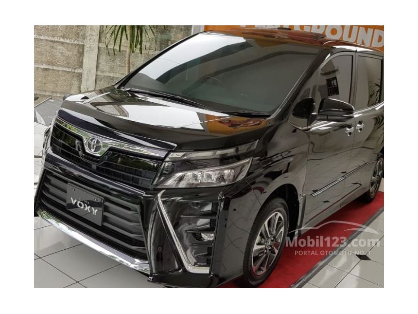 Toyota voxy 2019 фото