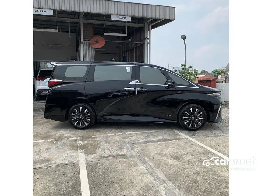 2024 Toyota Alphard HEV MPV