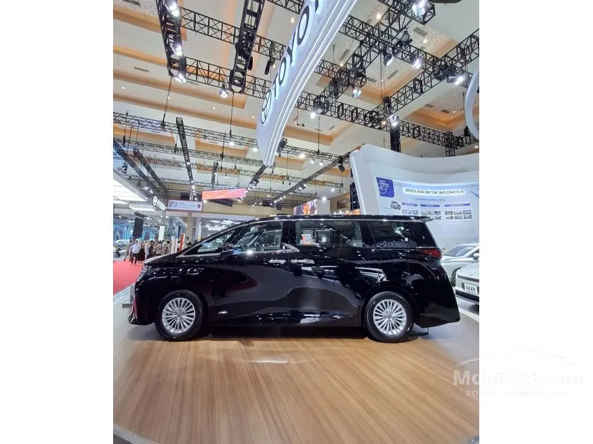 2026 Toyota Alphard XE HEV (Non Premium Color) MPV