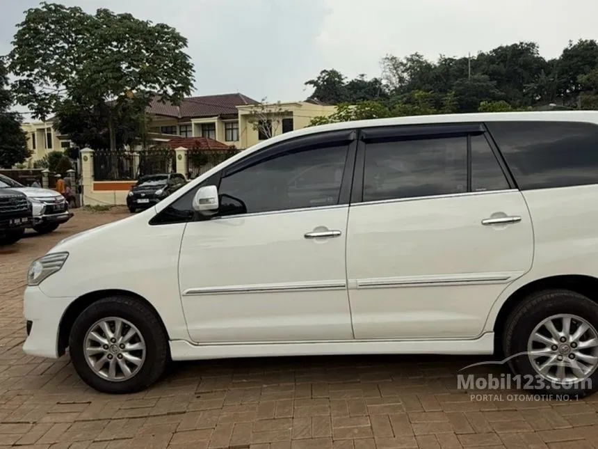 2013 Toyota Kijang Innova V MPV