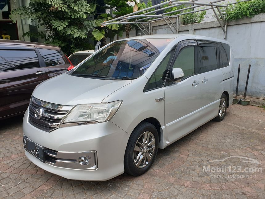 Nissan serena 2013