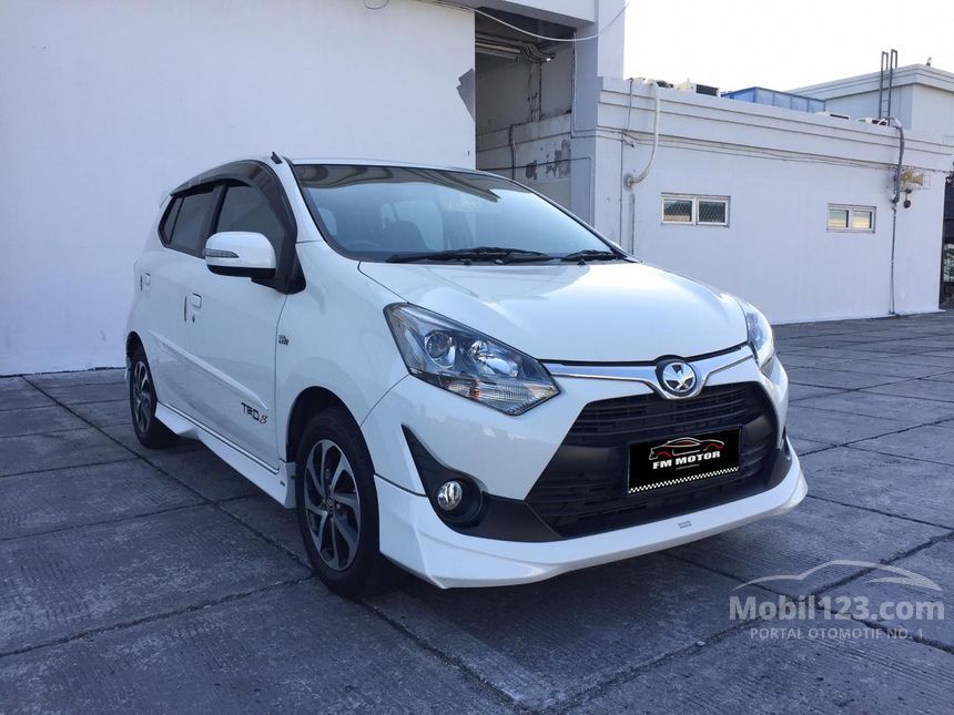 Agya 2017 TRD Putih: Gambaran Kendaraan Kota yang Tangguh dan Stylish