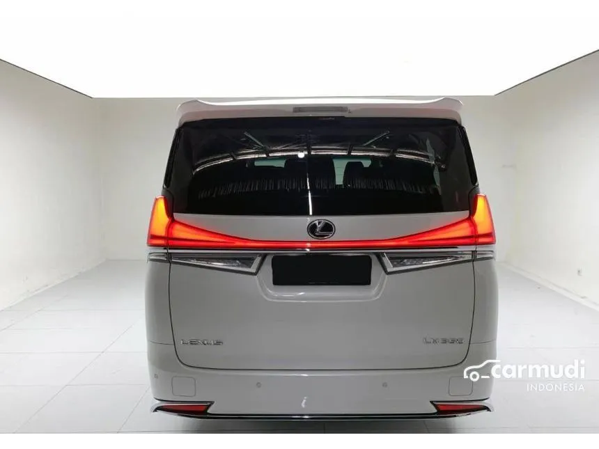 2020 Lexus LM 350 7 Seater MPV