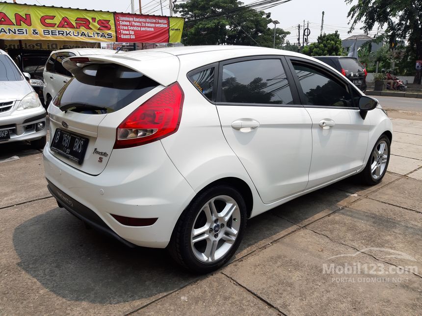  Jual  Mobil  Ford  Fiesta  2010 Sport 1 6 di Jawa Barat 