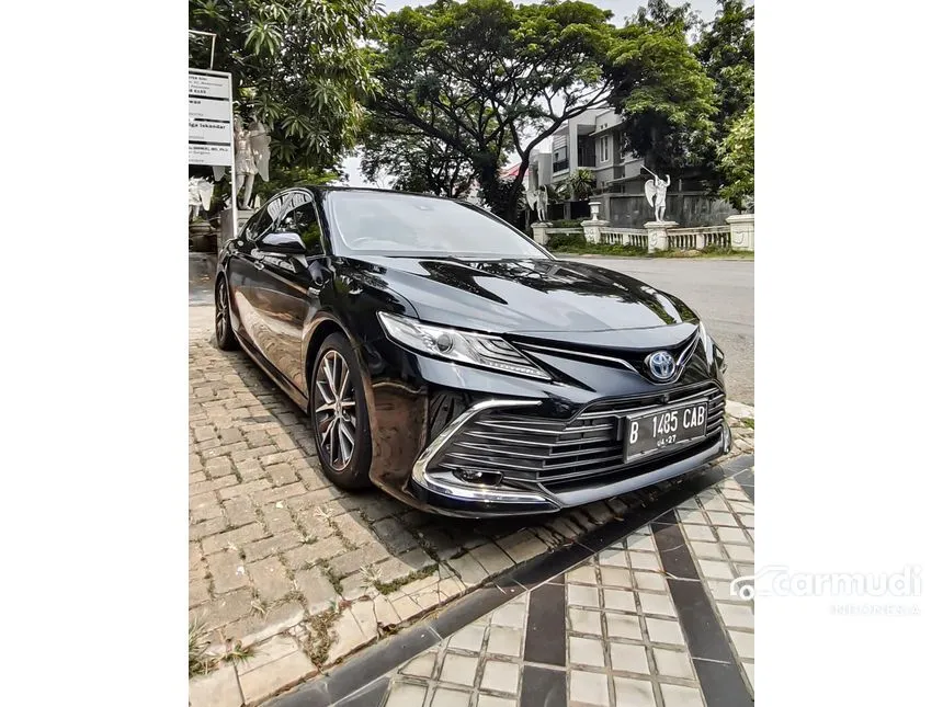 2021 Toyota Camry Hybrid Sedan