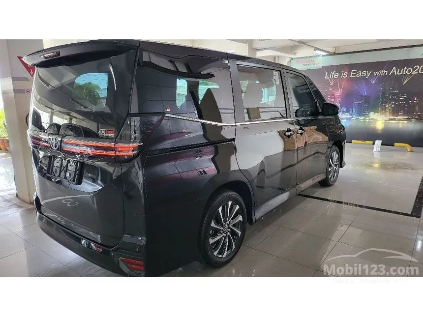 2026 Toyota Voxy (Premium Color) MPV