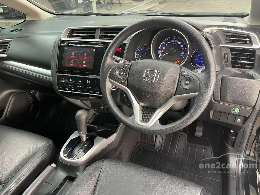 2015 Honda JAZZ SV Hatchback