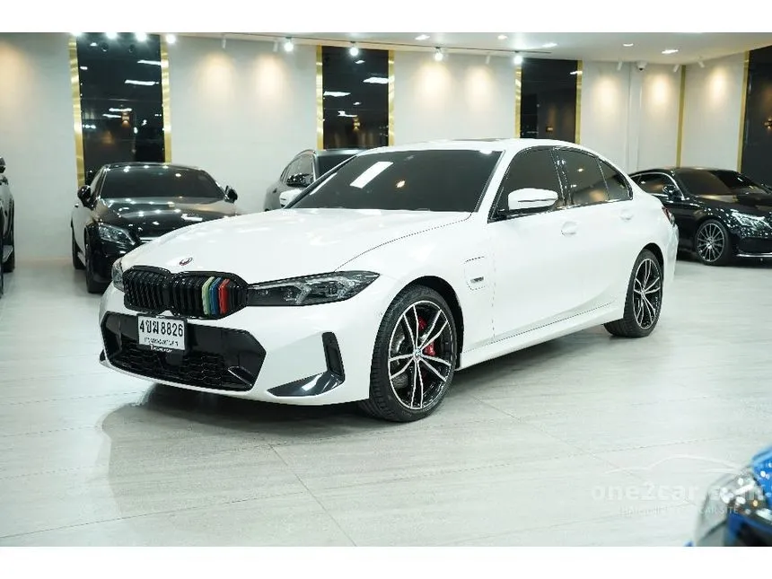 2023 BMW 330e M Sport Sedan
