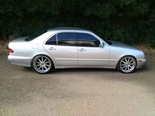 2002 Mercedes-Benz E240 2.6 Sedan