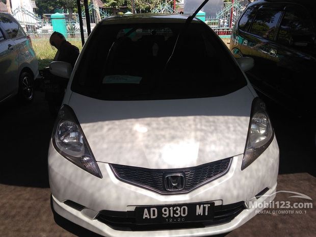 Honda Jazz RS Mobil Bekas Baru dijual di Solo Jawa 