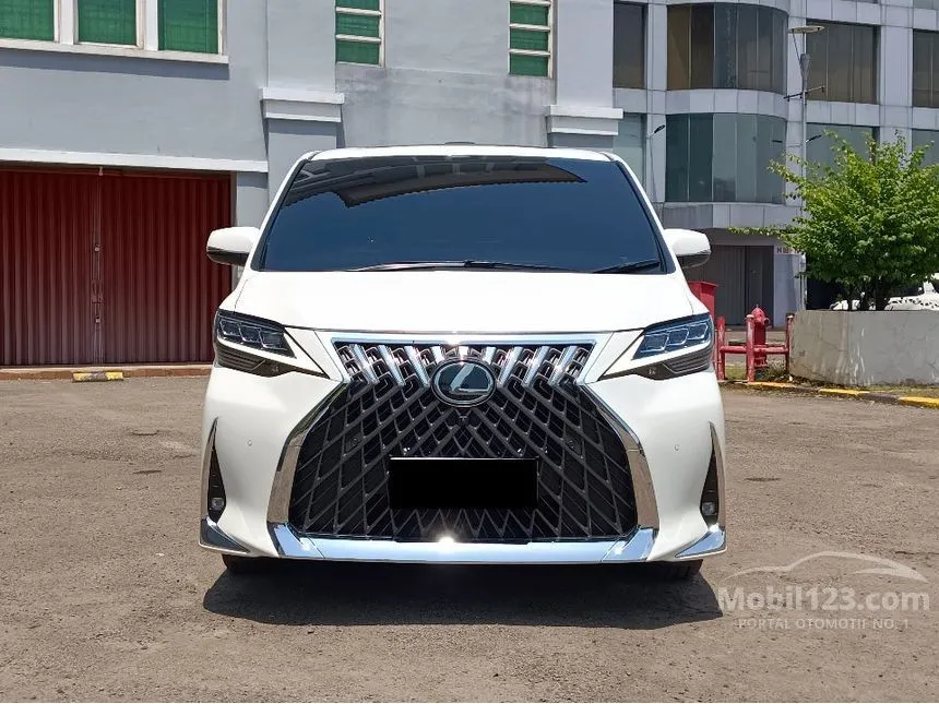 2023 Lexus LM 350 7 Seater MPV