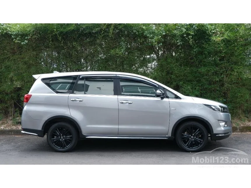 2020 Toyota Kijang Innova Venturer MPV
