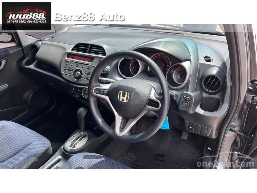 2013 Honda Jazz V i-VTEC Hatchback