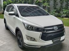 2020 Toyota Innova Venturer 2,4 Base Spec Wagon
