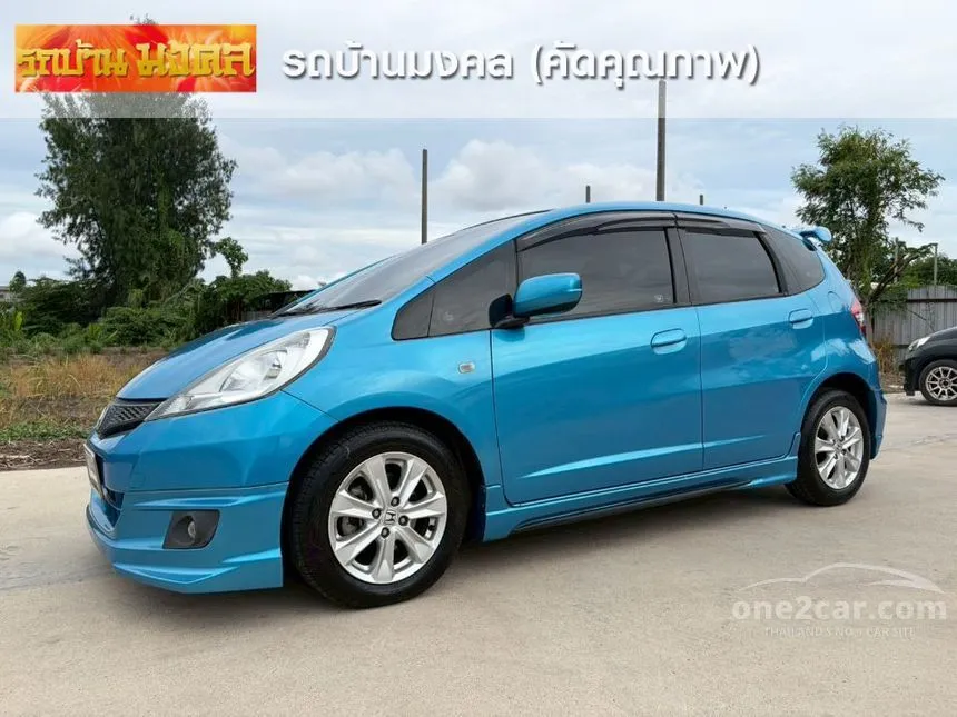 2013 Honda JAZZ V Hatchback