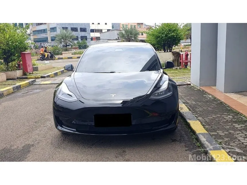 2021 Tesla Model 3 Standard Range Plus Sedan