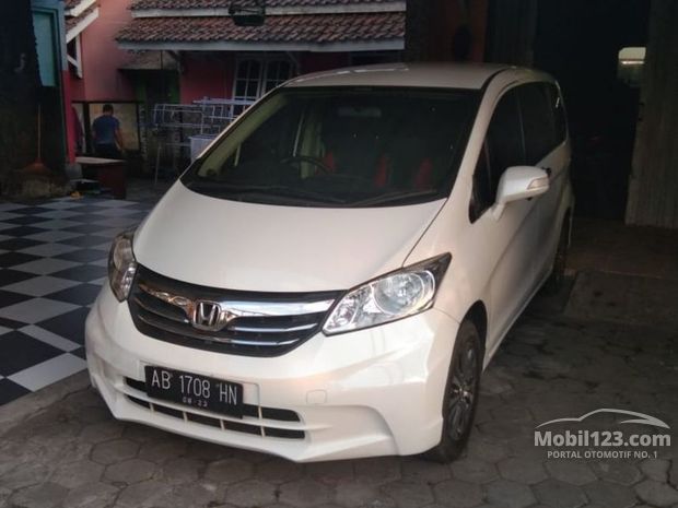  Honda  Freed  Mobil  bekas  dijual  di  Yogyakarta  Indonesia 