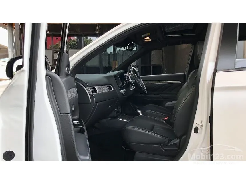 2019 Mitsubishi Outlander PHEV Wagon