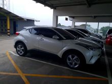 Promo Toyota C-HR 1.8 DP 10 juta DAPAT CASHBACK BESAR CASH atau CREDIT CICILAN RINGAN segera telpon