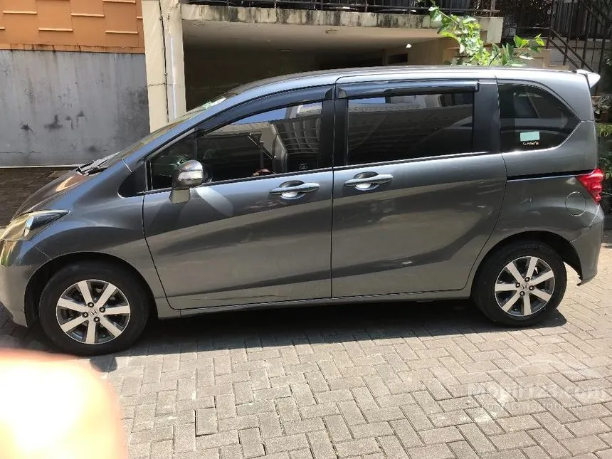2011 Honda Freed Power Sliding Door MPV
