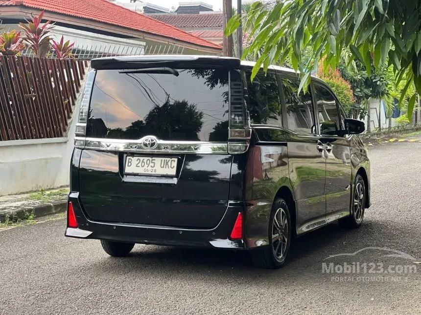 2018 Toyota Voxy MPV