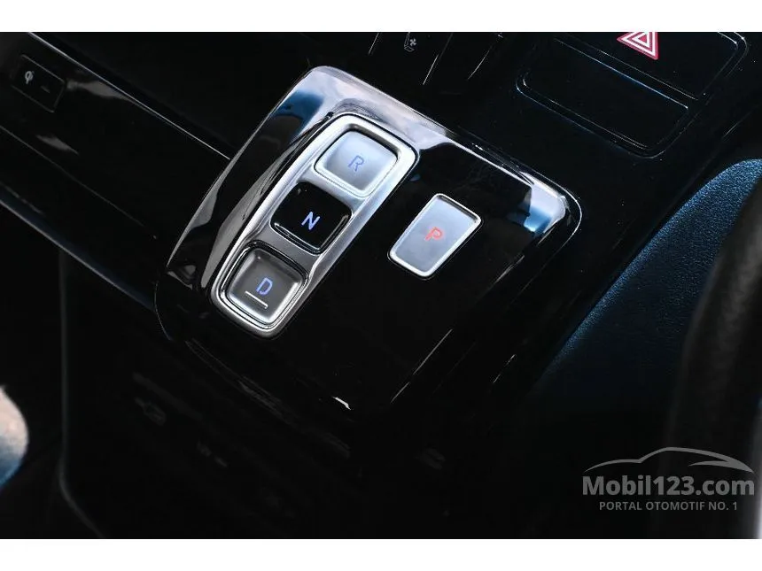 2021 Hyundai Staria Signature 7 MPV