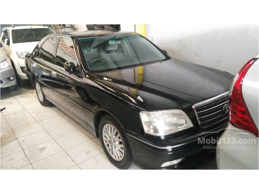 Jual Mobil  Toyota  Crown  2002 Royal  Saloon  3 0 di Jawa 