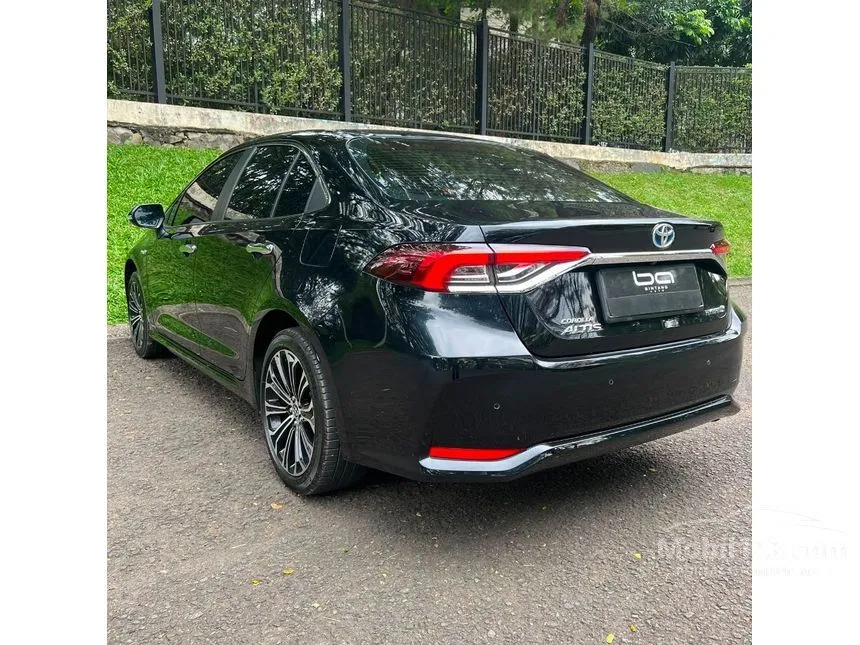 2022 Toyota Corolla Altis Hybrid Sedan