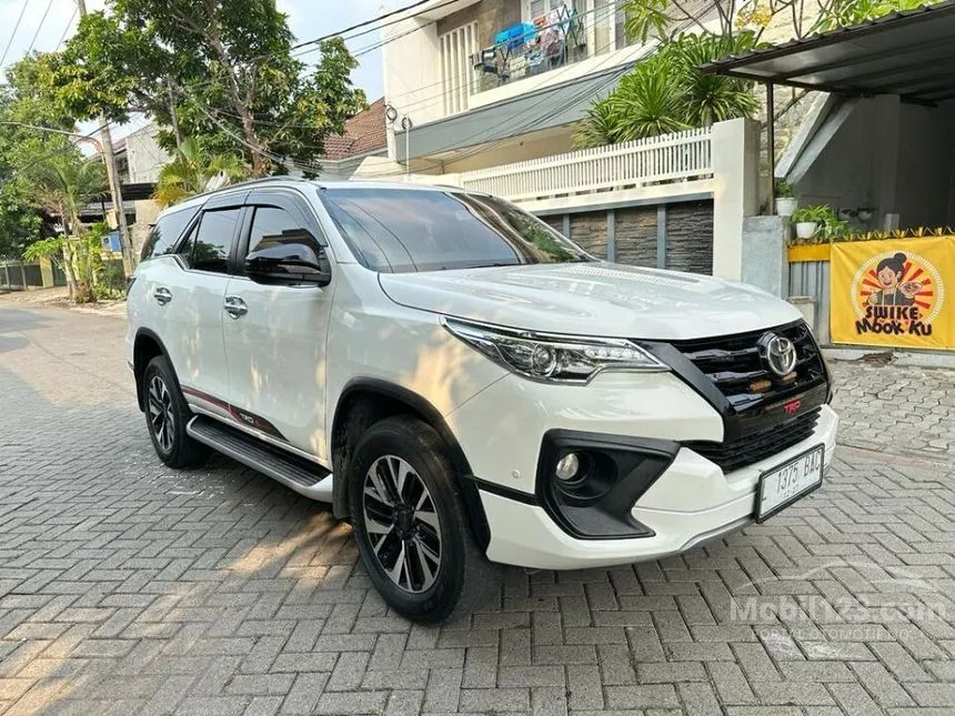 Jual Mobil Toyota Fortuner 2018 TRD 2.4 di Jawa Timur Automatic SUV Putih Rp 420.000.000