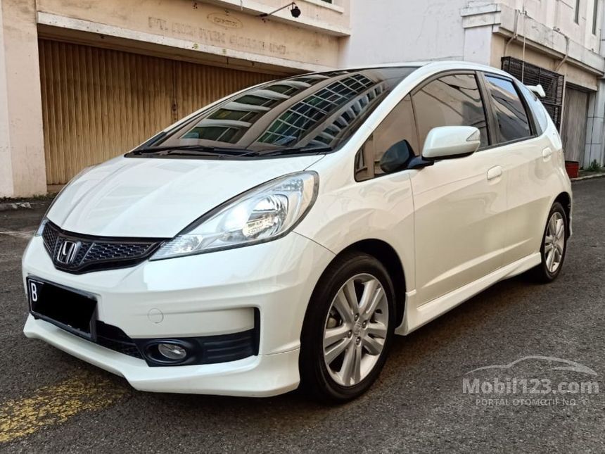 Jual Mobil Honda Jazz 2012 RS 1.5 di DKI Jakarta Automatic Hatchback Putih Rp 132.000