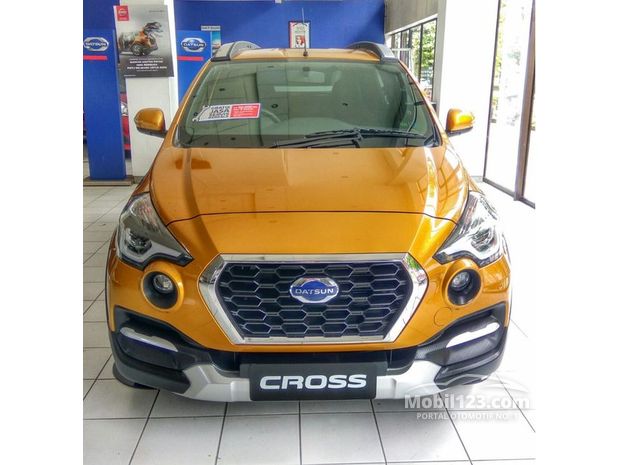 Datsun Cross Mobil Bekas Baru dijual di Indonesia - Dari 