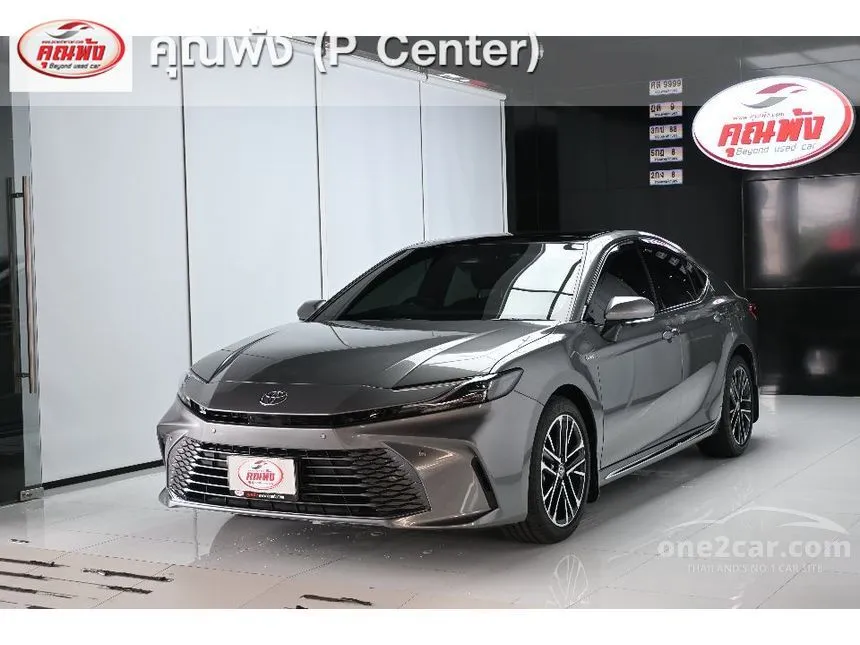 2025 Toyota CAMRY HEV Premium Luxury Sedan
