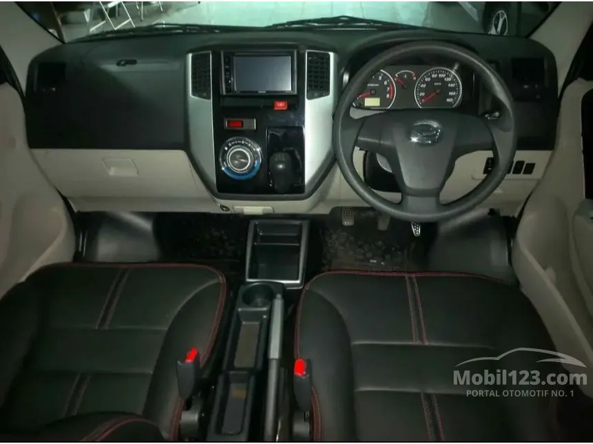2022 Daihatsu Luxio D Van