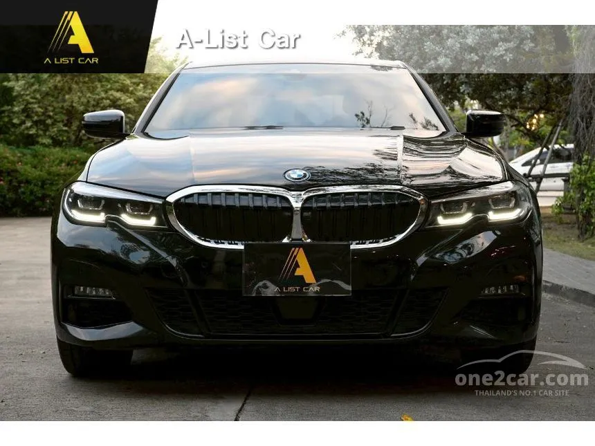 2022 BMW 330e M Sport Sedan