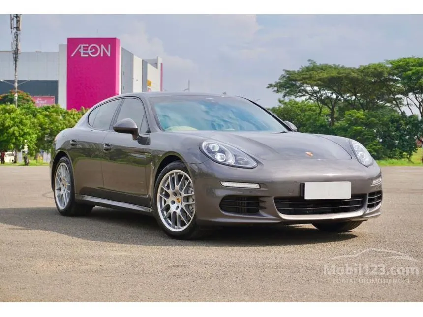 2013 Porsche Panamera S Hatchback